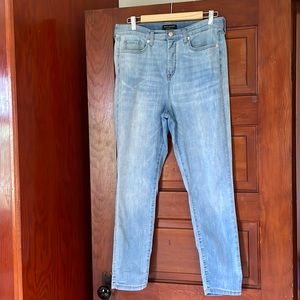 Banana republic superstretch, Lightweight Jean. Light wash. Size 12.